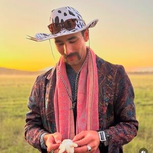 Meet your Posher, Jay